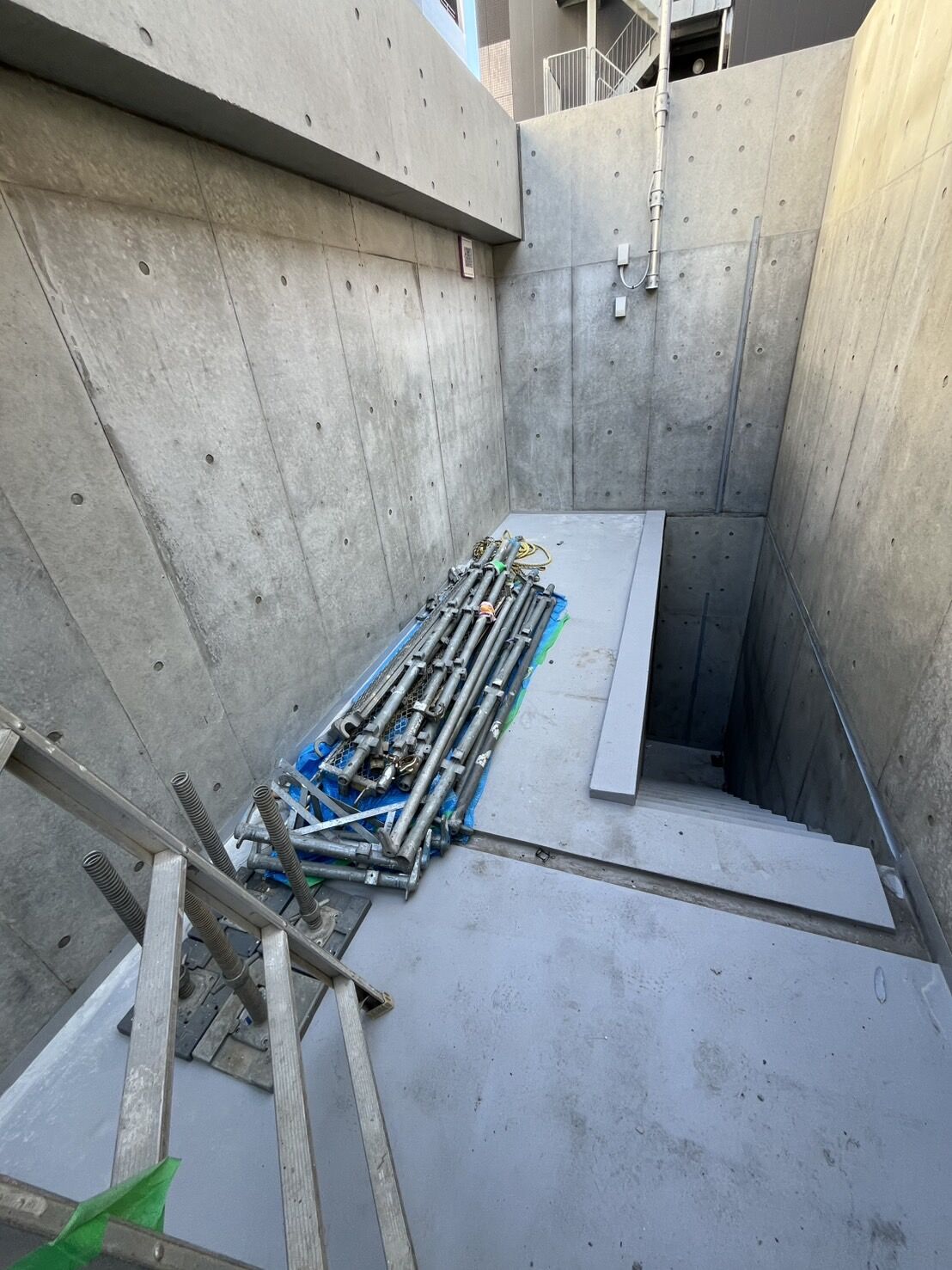 引き続き日本橋マンションでハウスクリーニングや足場ばらしなど行いました