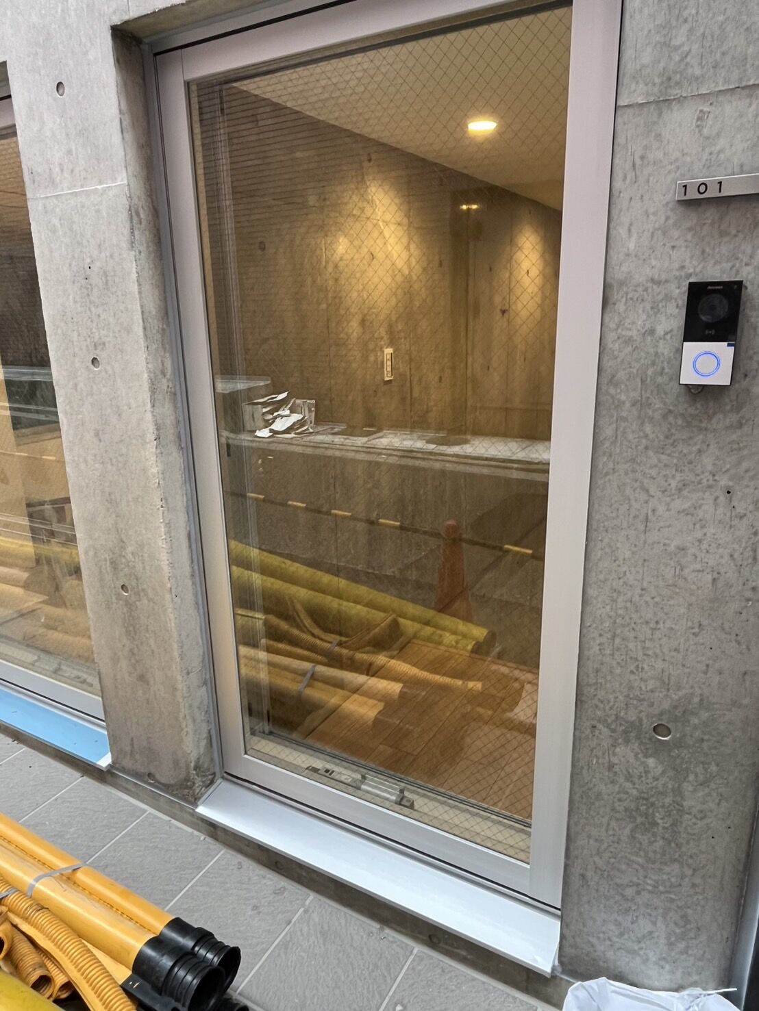 引き続き日本橋現場にてハウスクリーニングを行いました