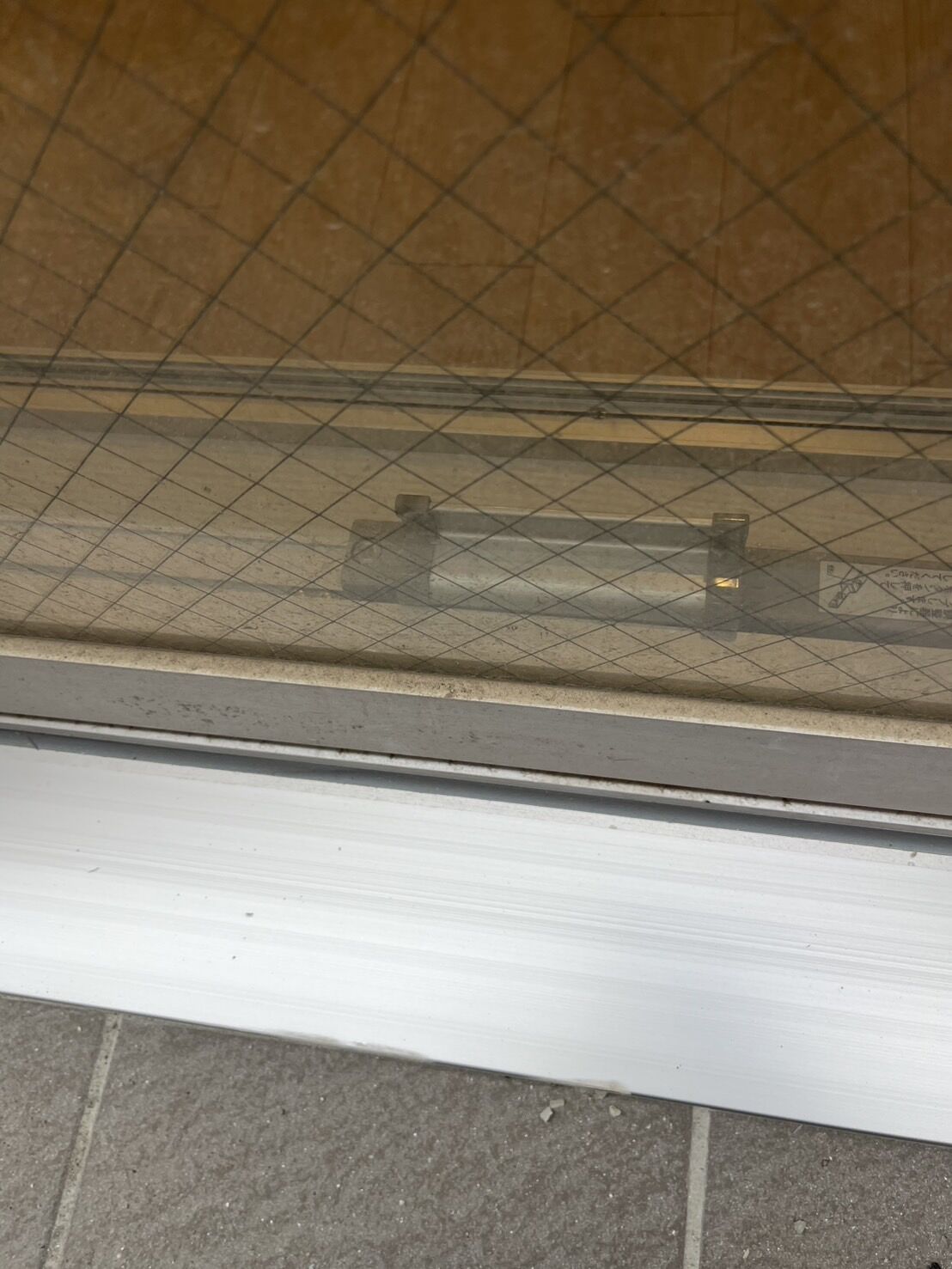 引き続き日本橋現場にてハウスクリーニングを行いました