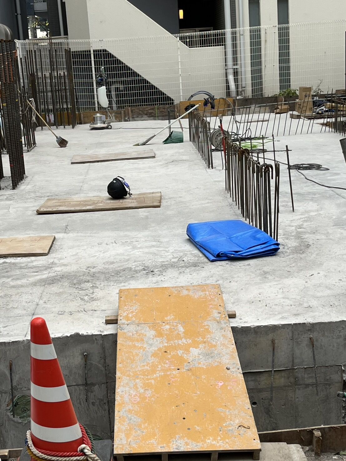 東京都台東区の現場にて研磨を行いました