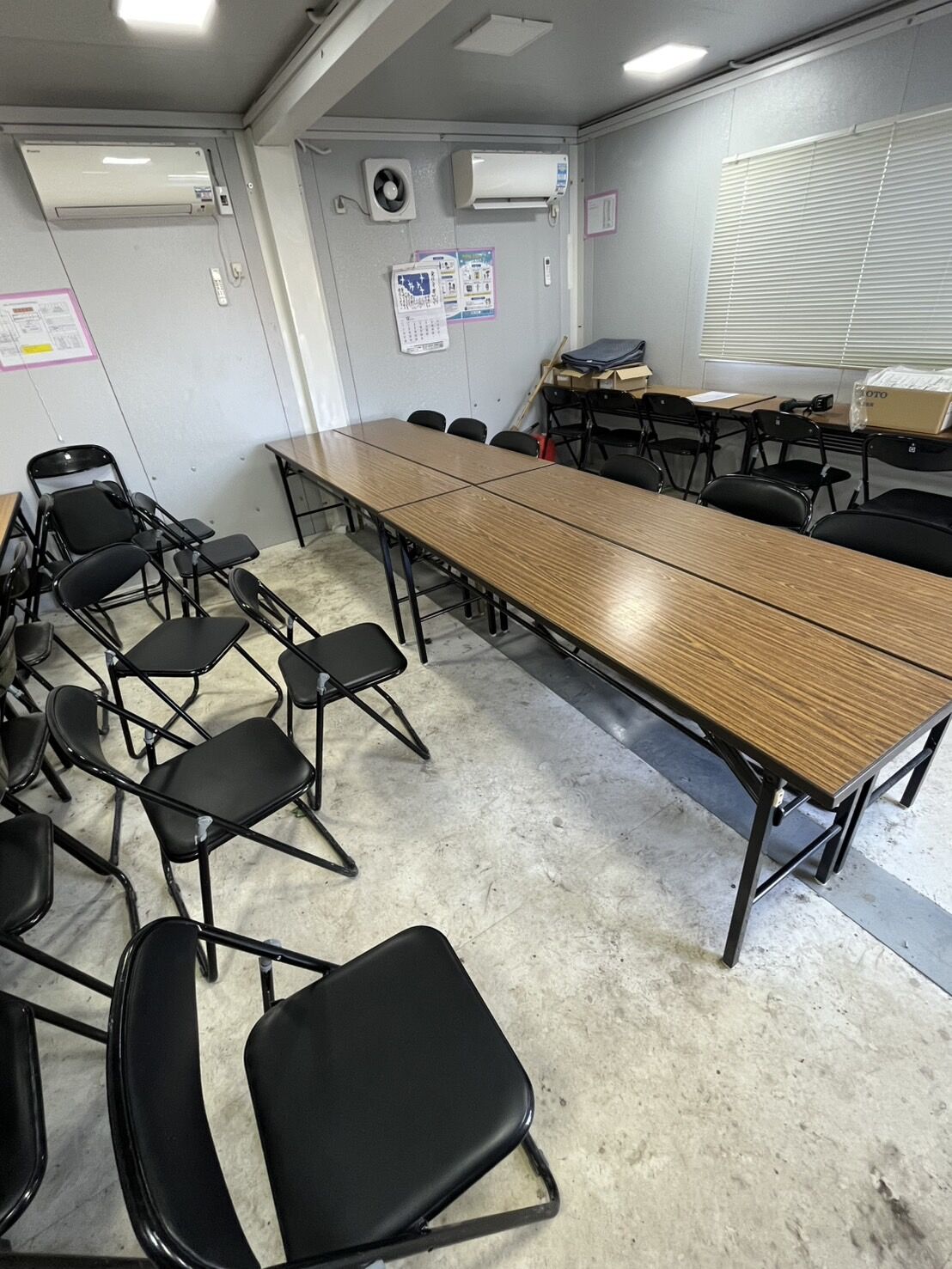 改修工事中の野田市中学校の養生や資材の撤去を行いました