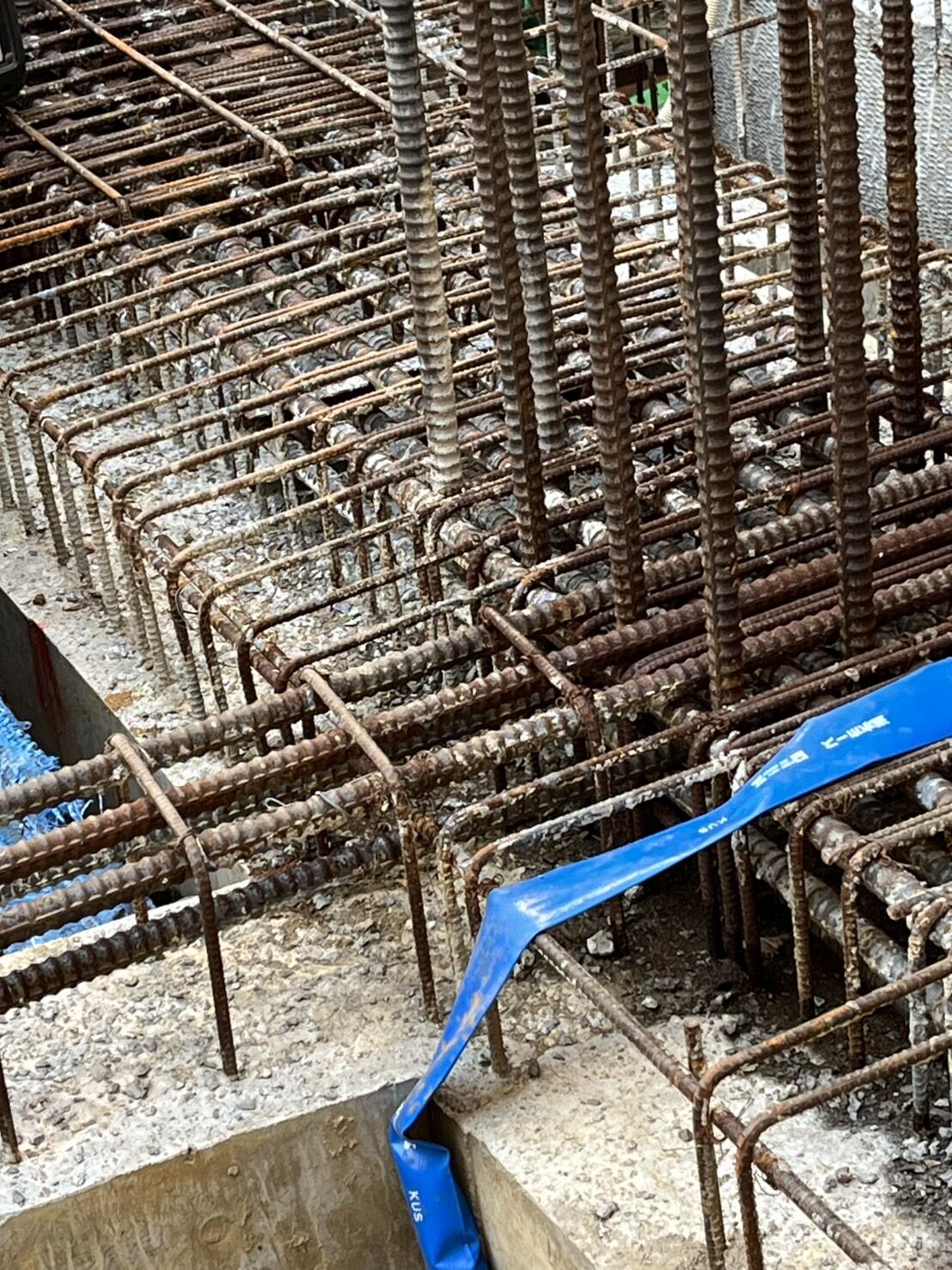 東京都墨田区の新築マンションにてコンクリート除去作業を行いました