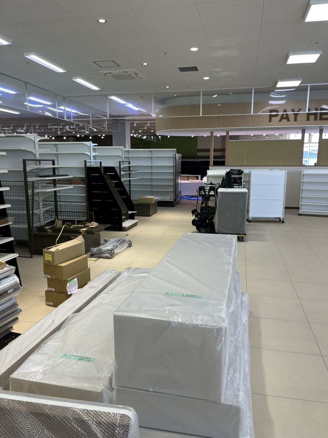 千葉県某大手スーパー新店舗開店前にクリーニングを行いました