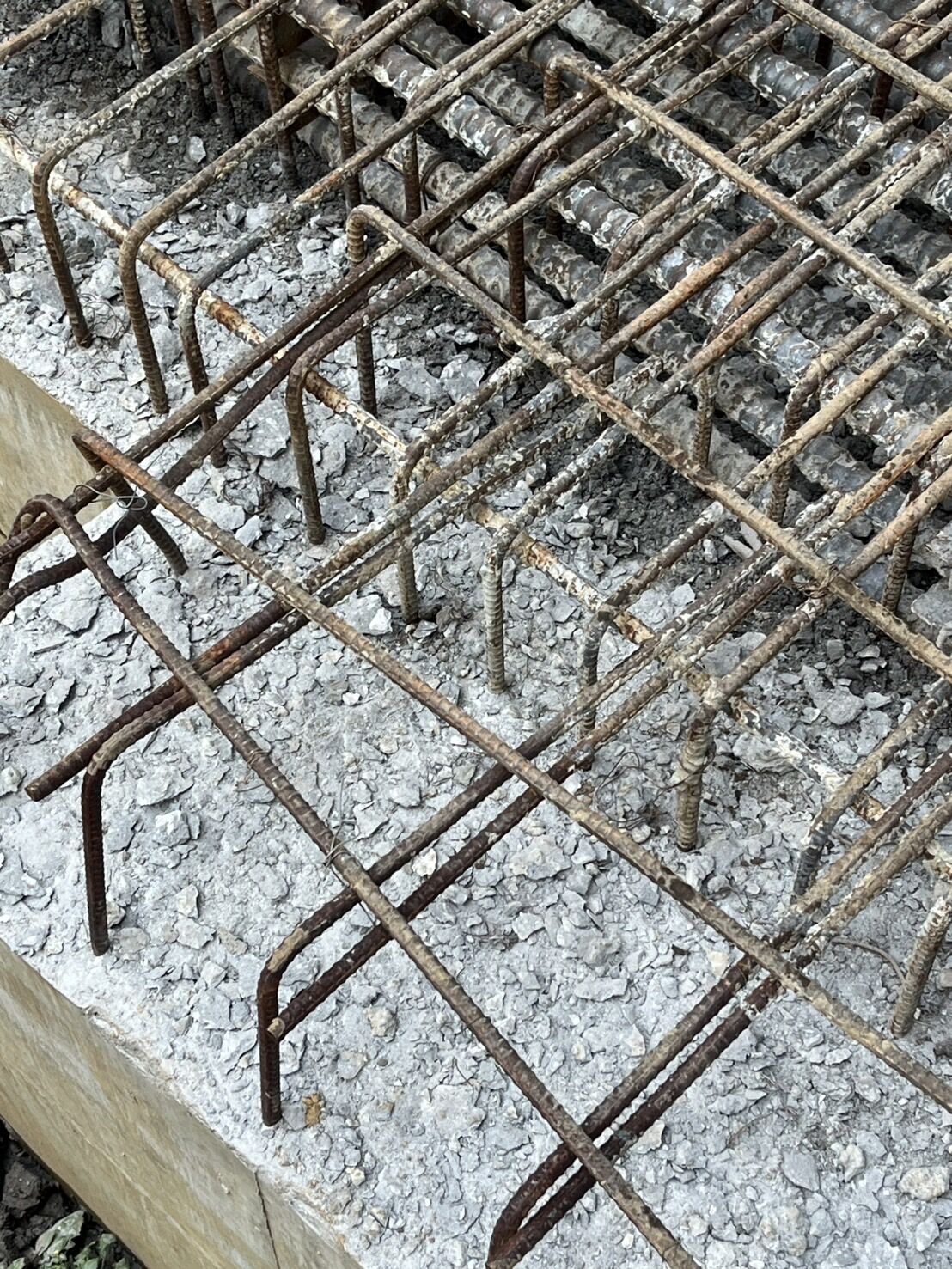 東京都墨田区の新築マンションにてコンクリート除去作業を行いました