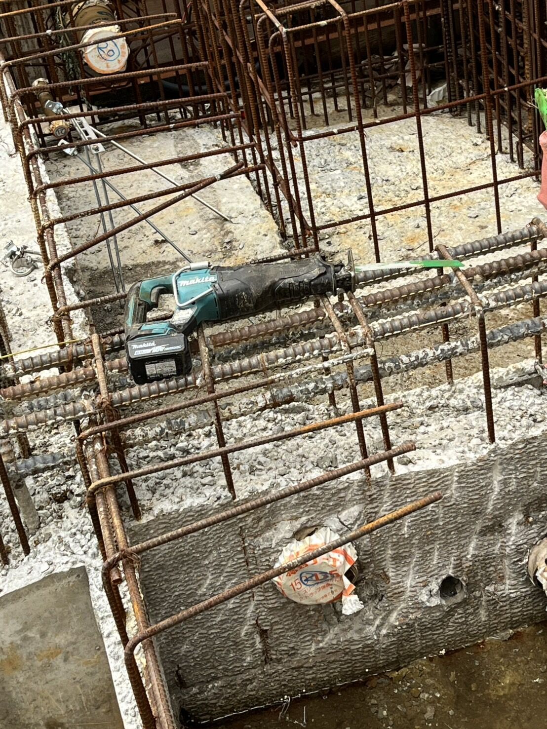 東京都墨田区の新築マンションにてコンクリート除去作業を行いました
