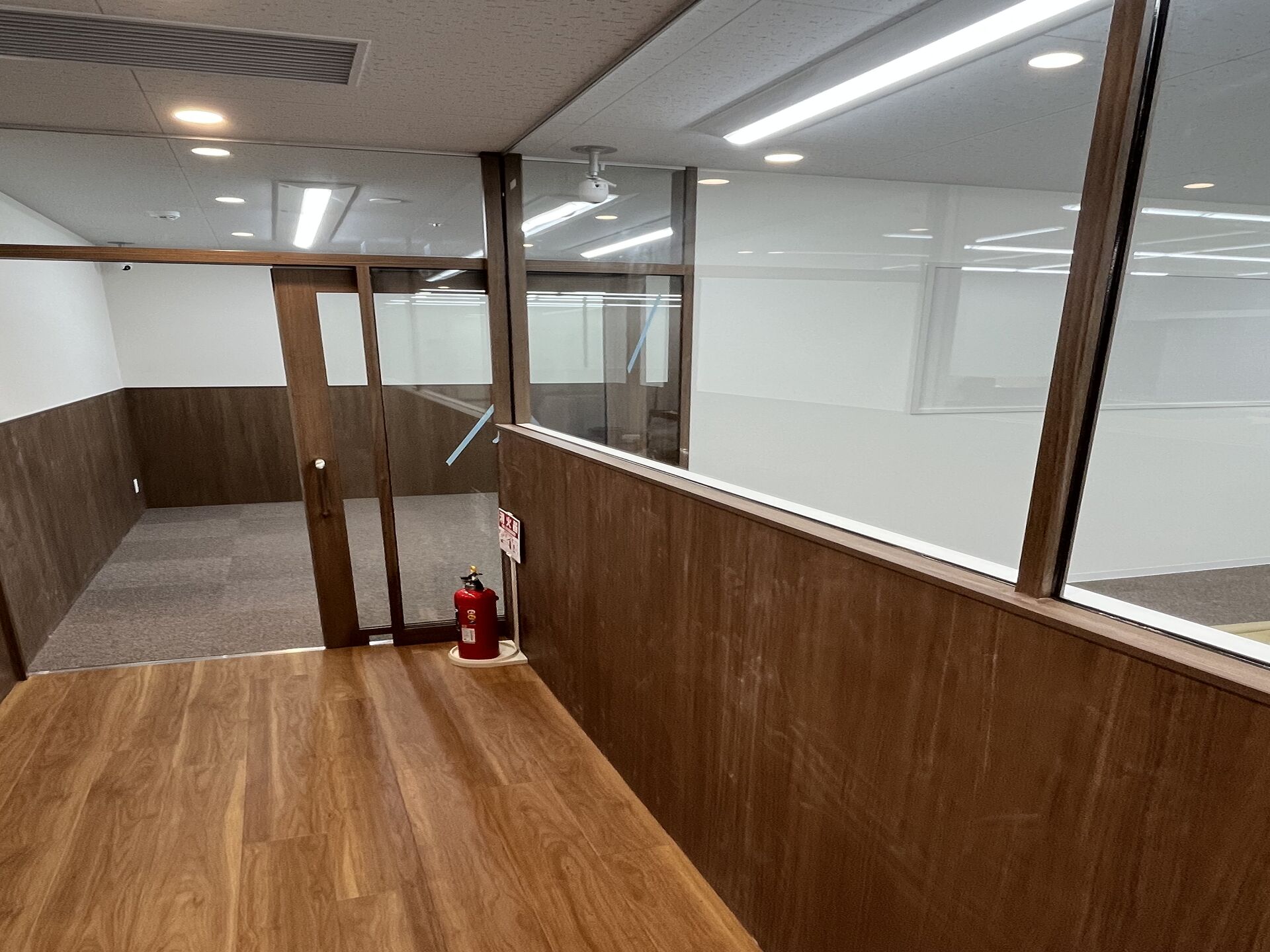 栃木県小山市の店舗工事のクリーニングを行いました