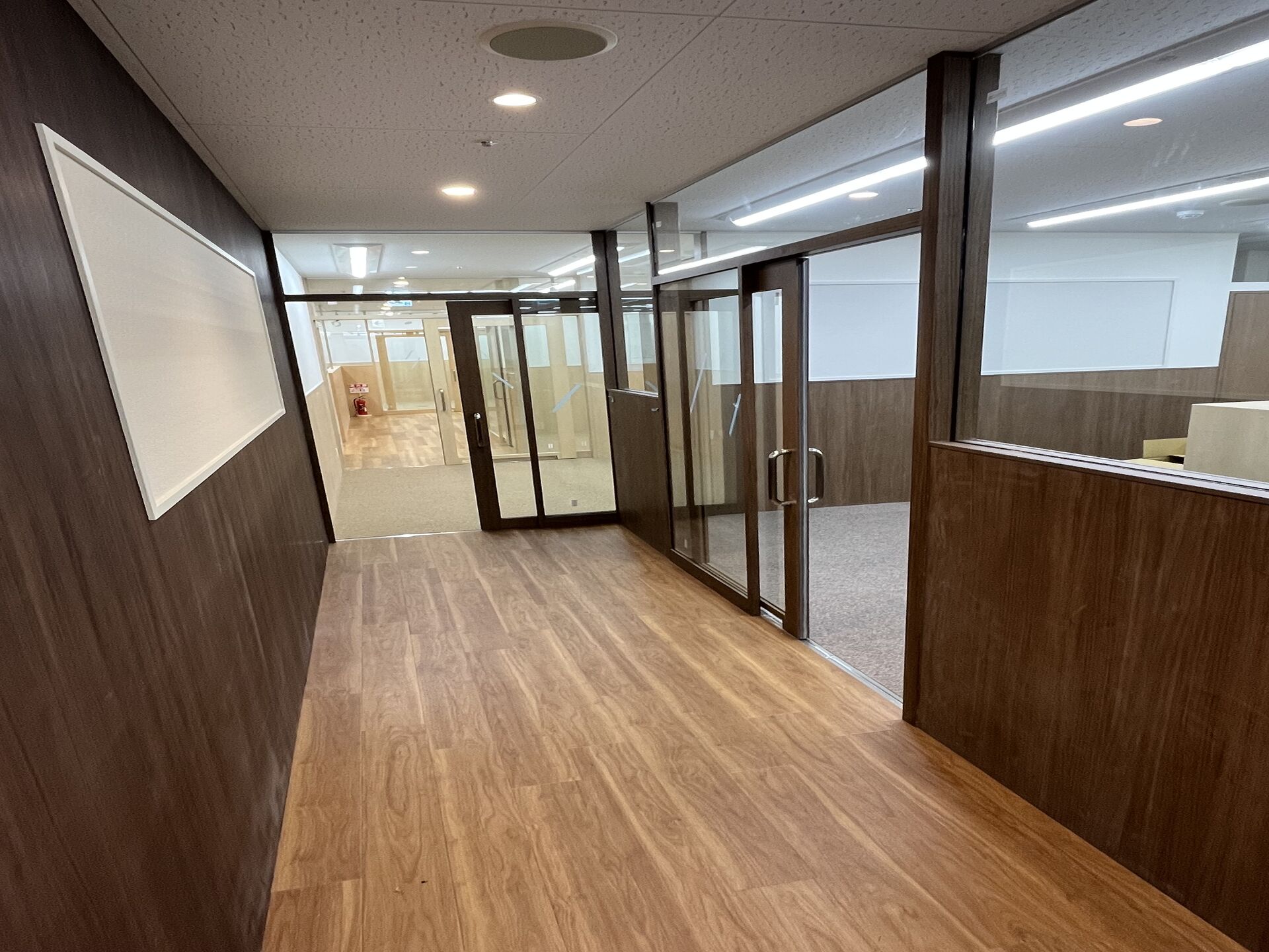 栃木県小山市の店舗工事のクリーニングを行いました