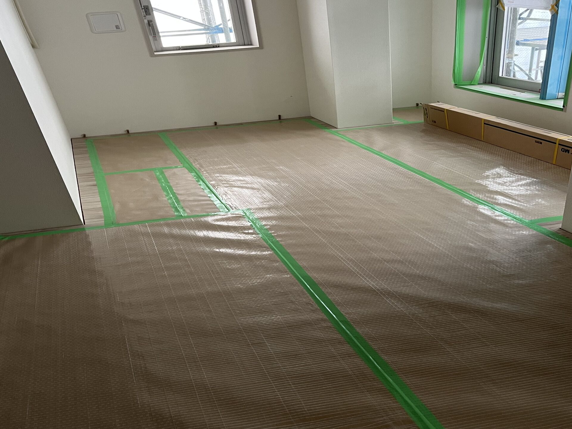 東京都豊島区のマンションにて床養生を行いました
