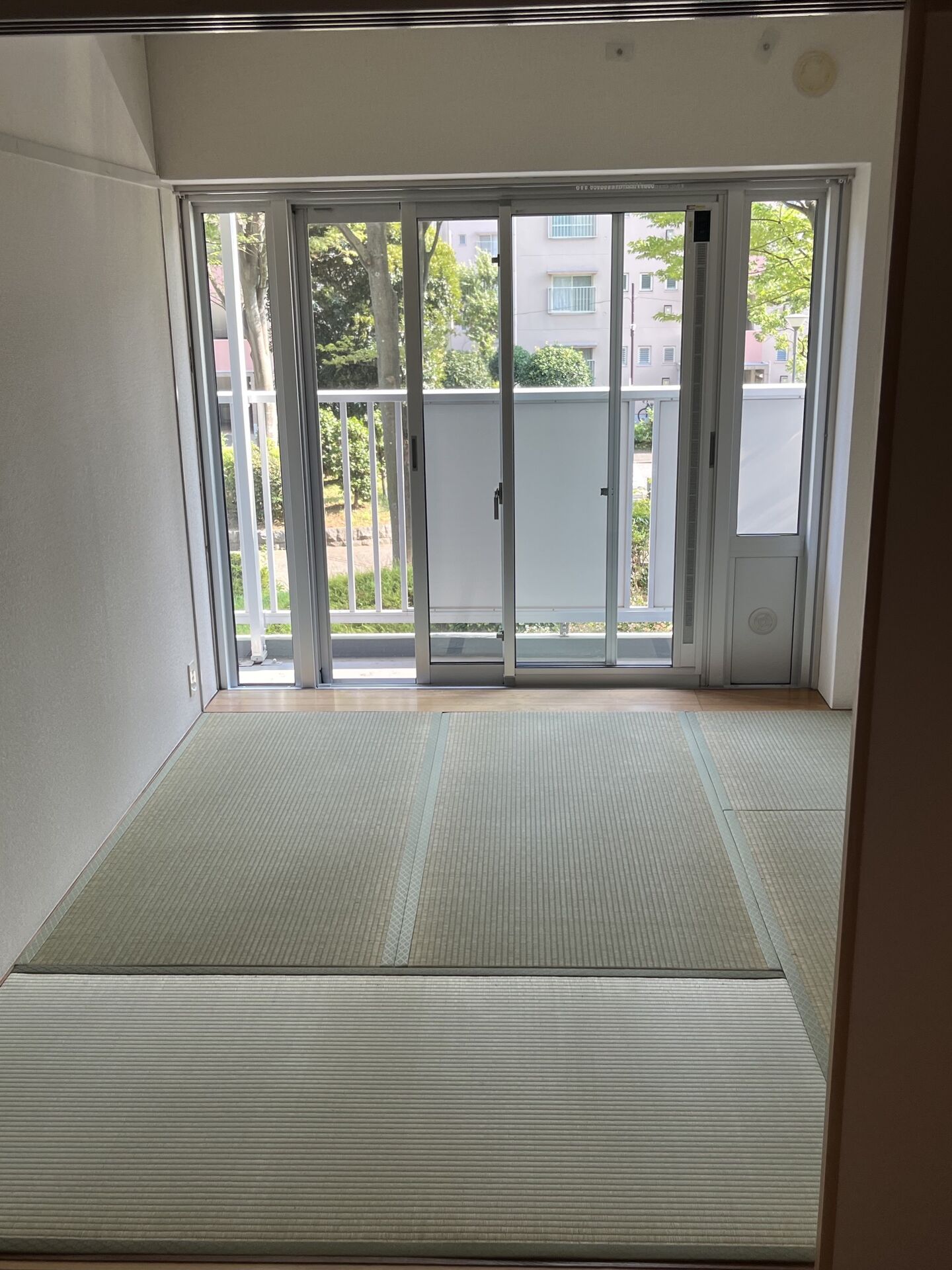 千葉県船橋市内公営団地のクリーニングを行いました