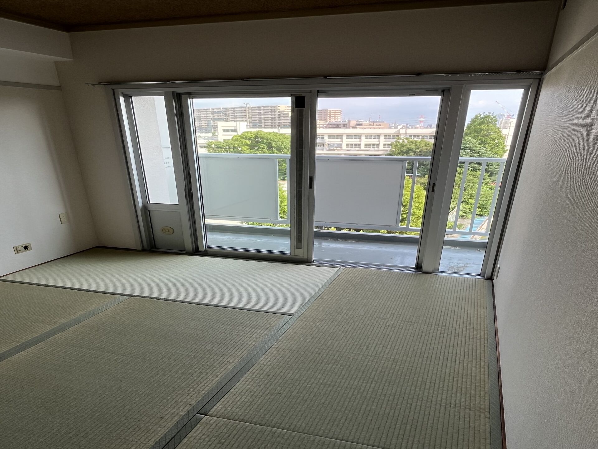 千葉県船橋市内公営団地のクリーニングを行いました