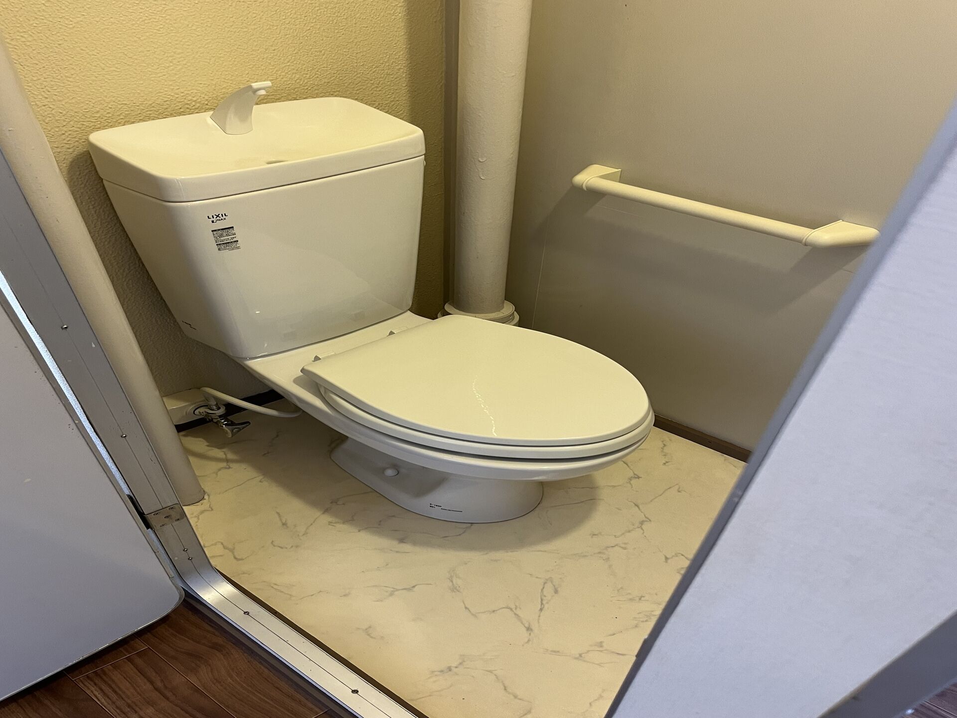 千葉県船橋市内公営団地のクリーニングを行いました