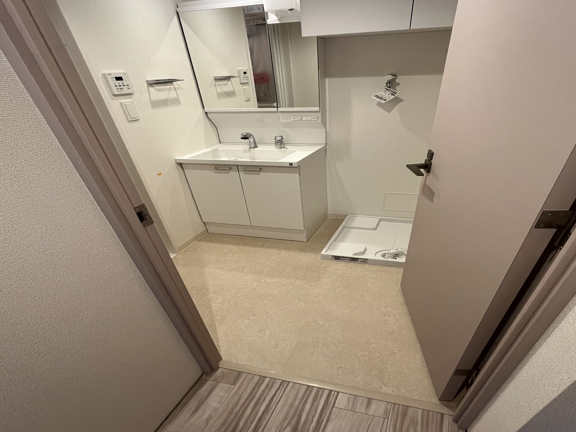 東京都豊島区のマンションにて養生撤去作業とクリーニングを行いました