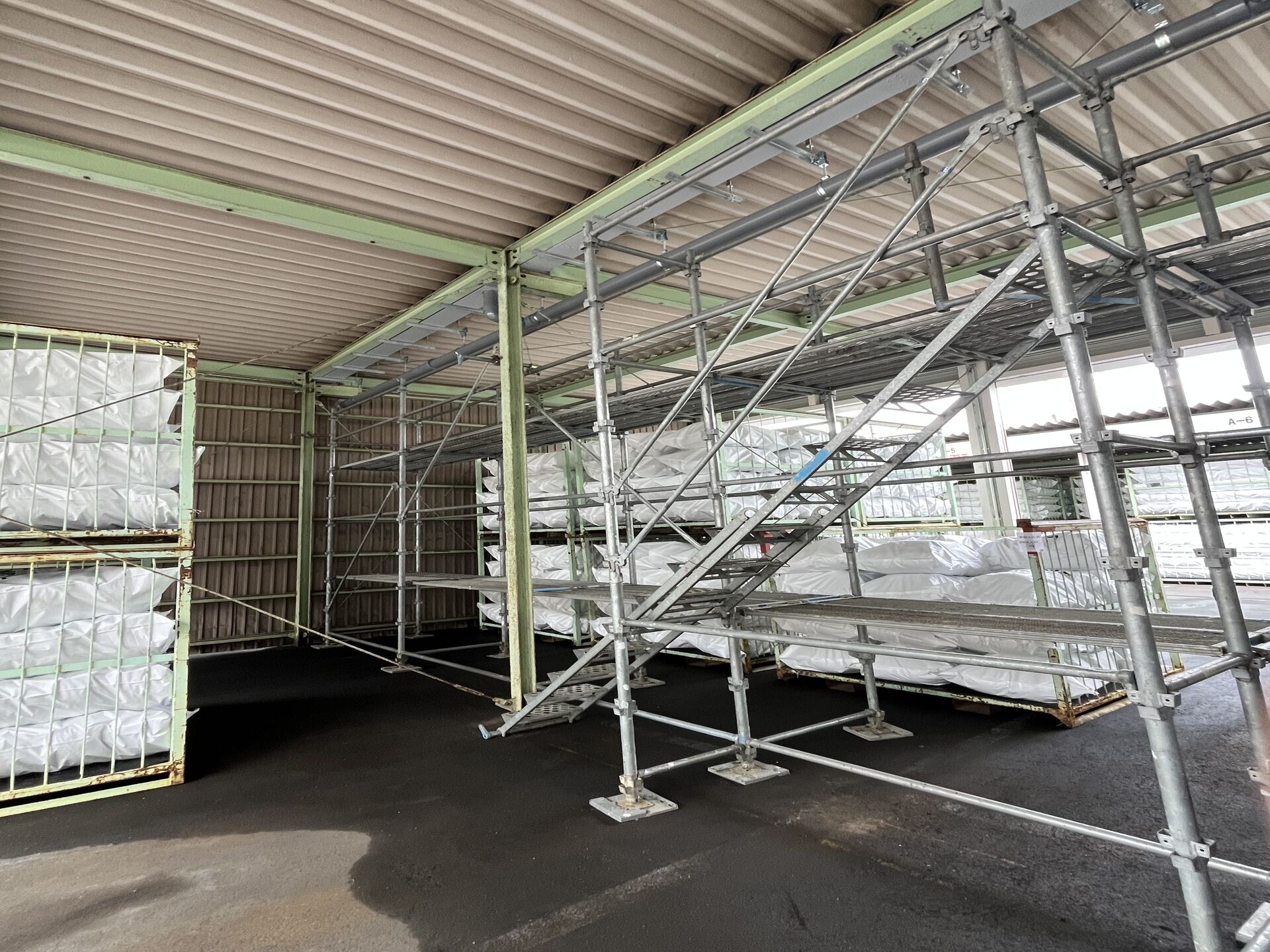 千葉県野田市内の工場にて養生撤去作業を行いました