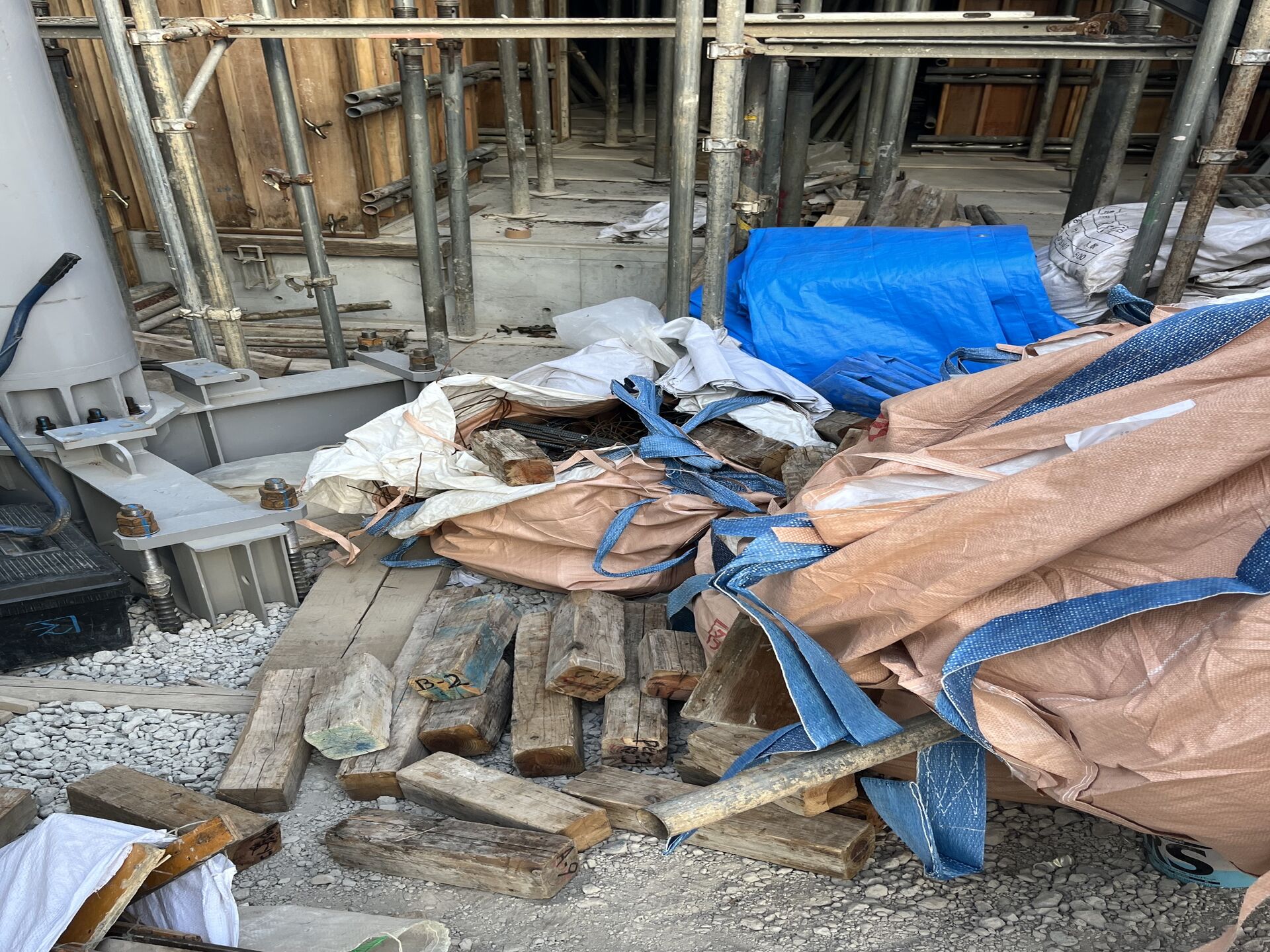 東京都江東区のマンション現場にて雑工事