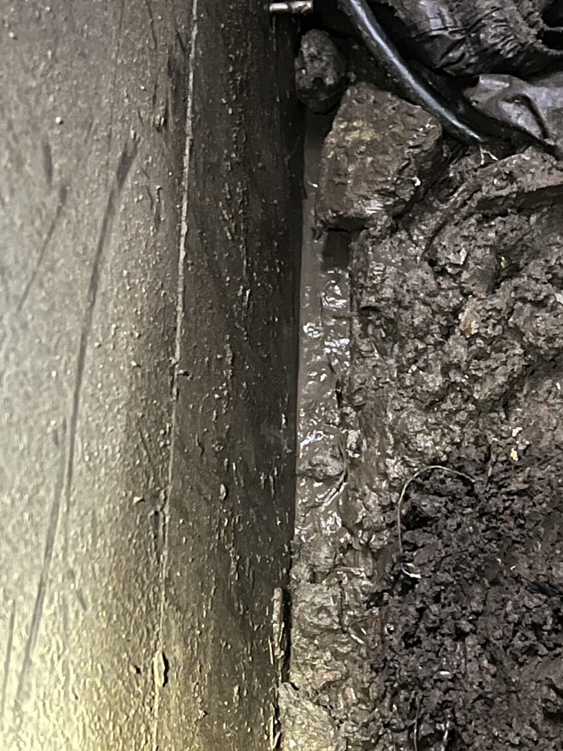 東京都日本橋で基礎の仮枠解体を行いました