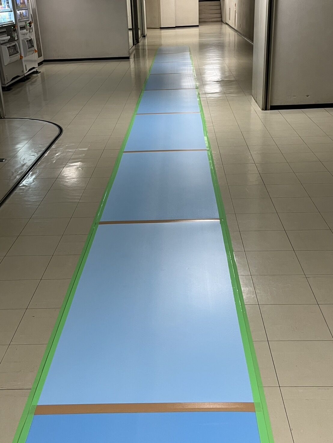千葉県内役所現場にて床養生をおこないました